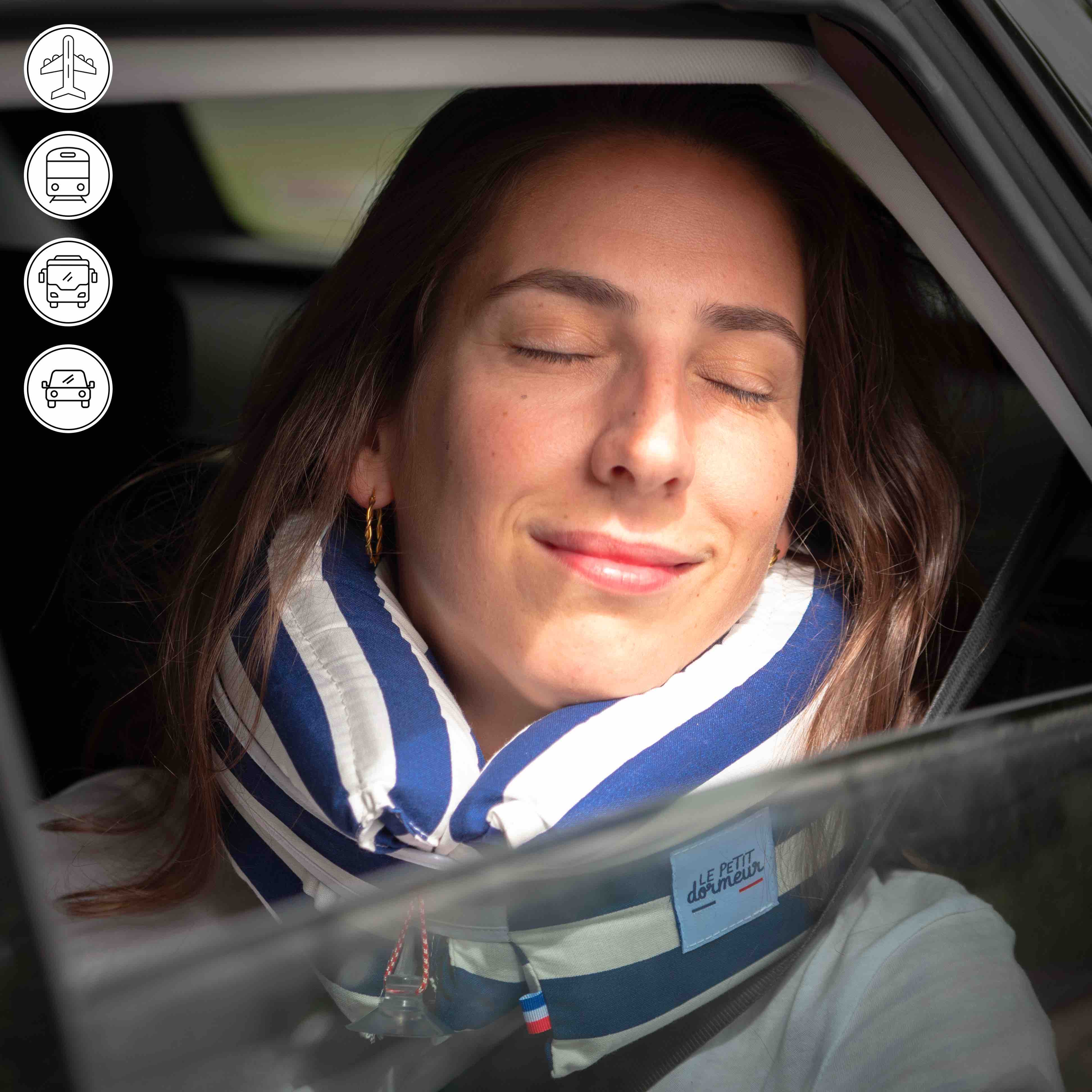 Coussin de voyage Le Petit Dormeur bleu Femme voiture