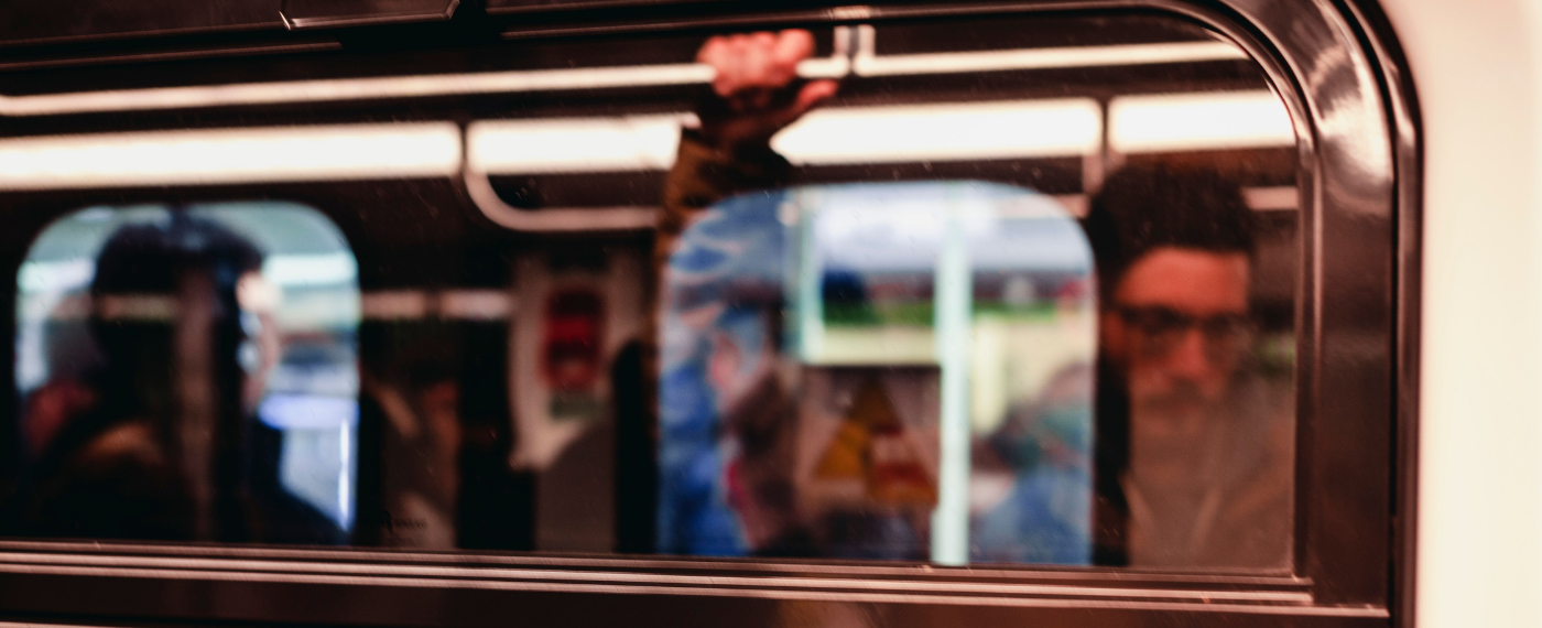 Voyageur sujet au mal des transports pendant un trajet